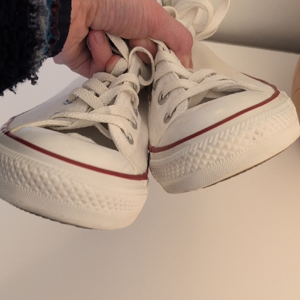 classic converse high tops - Picture 6 of 7